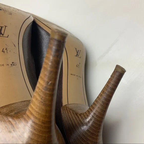 Louis Vuitton | Gina Brown B01003 Formal Pumps - Picture 12 of 16